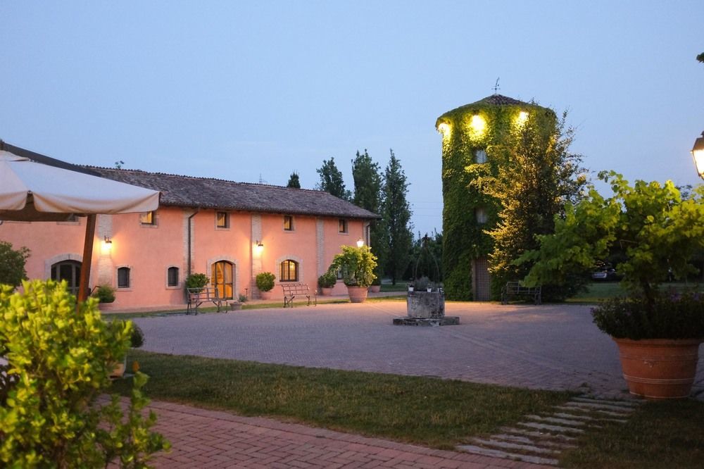 Relais Cascina Scottina Casa de hóspedes Cadeo Exterior foto